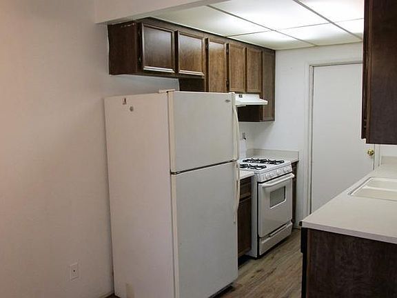 4th image of 597 Corona St