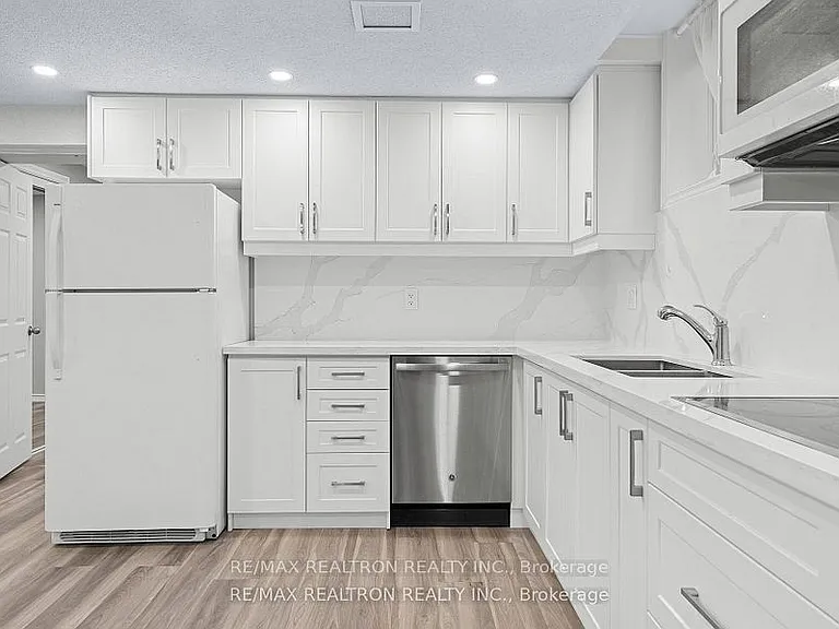 162 Walton Dr #BASEMENT — Photo 9