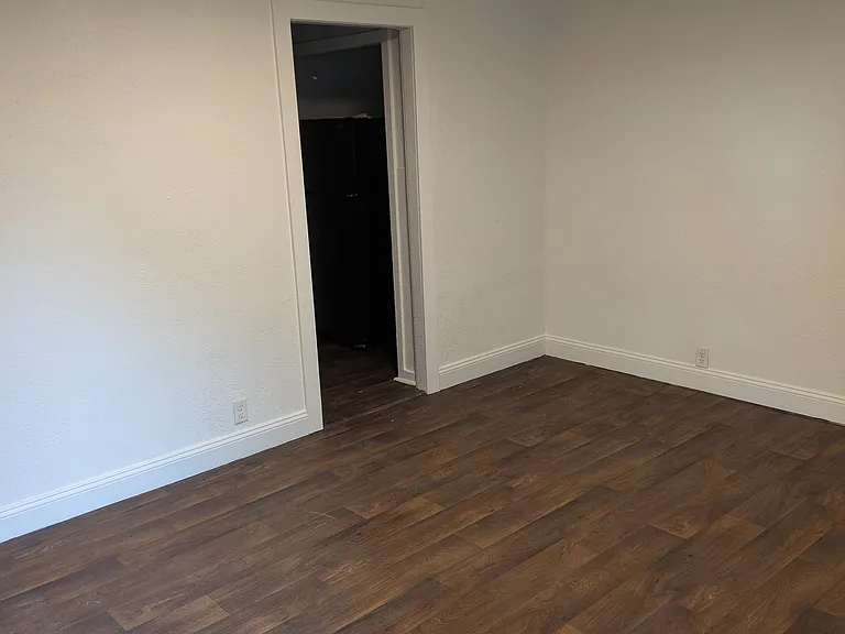 2875 S Davidson St — Photo 5
