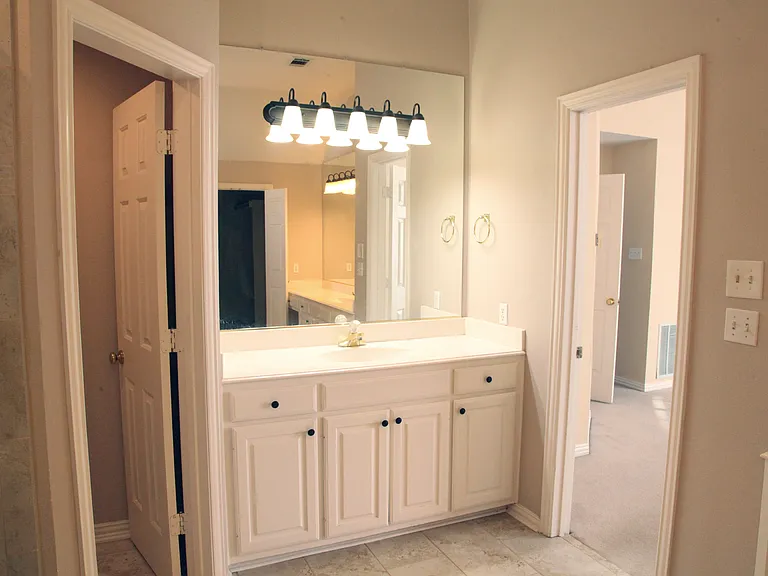 8605 Berwick Dr — Photo 13