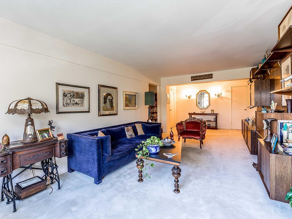1st image of 20920 18th Ave APT 5D