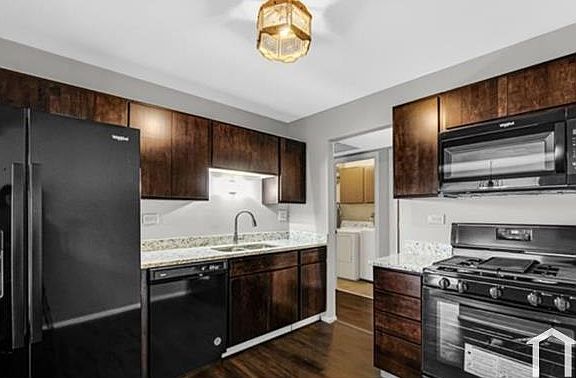 2nd image of 609 Hanover Ct #1W
