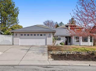 2374 Fairfield Dr, Medford, OR 97504