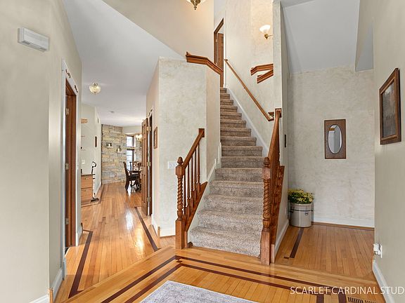 5th image of 293 Farm Ct