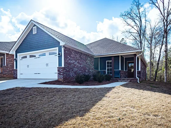 69 N Barnes Field Dr, Hattiesburg, MS 39402