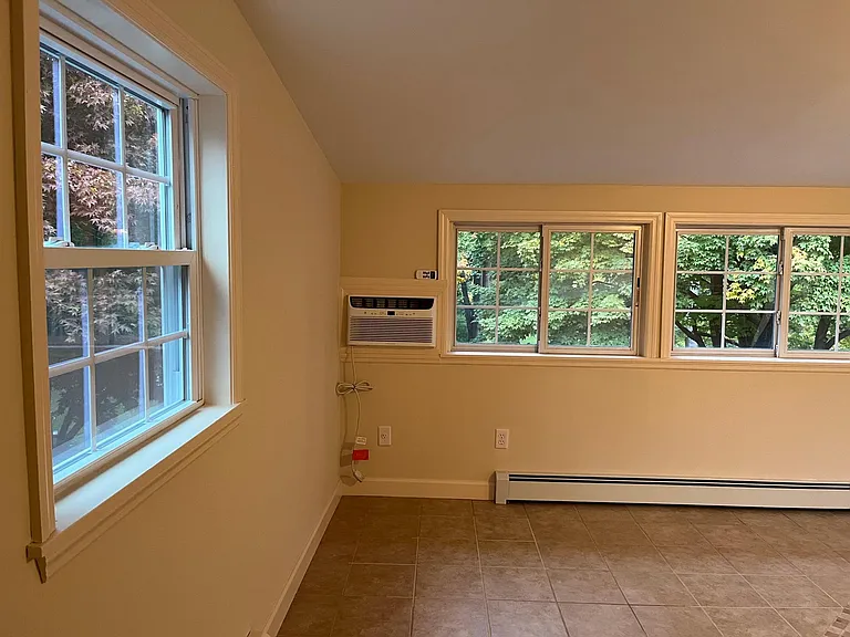 53 Willow Ln — Photo 12