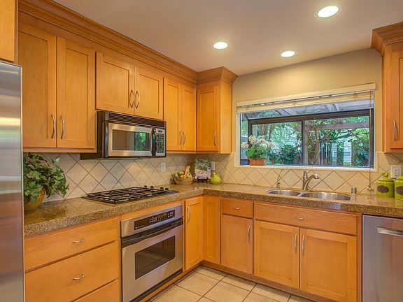 5th image of 1588 Camden Village Cir
