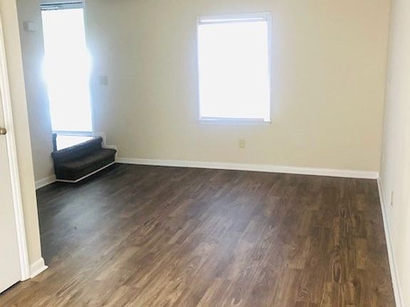 2nd image of 904 Verdant Dr #A