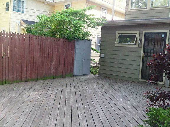 5th image of 2521 Hoagland Ave