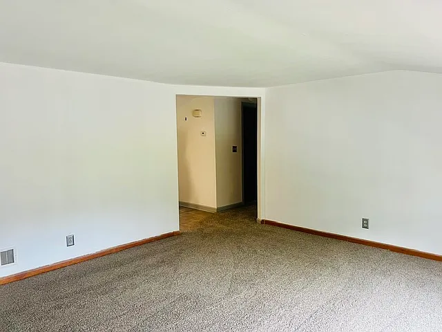 222 Union Ave — Photo 6