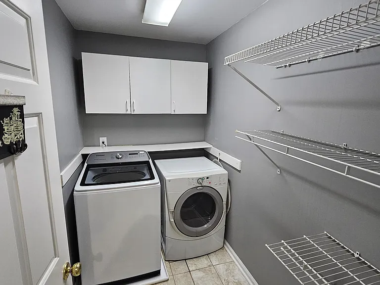 1381 Providence Dr — Photo 16