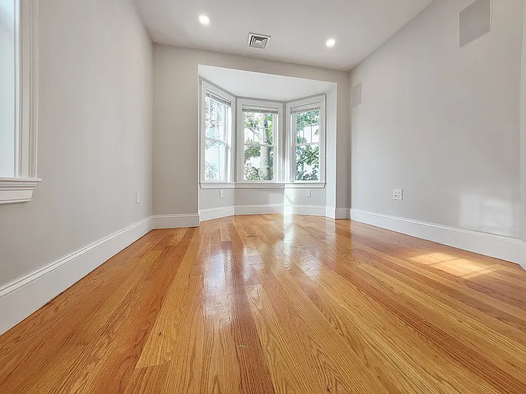 127 Shirley St #3 — Photo 5
