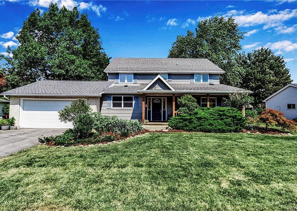 1st image of 28 Barberry Ln