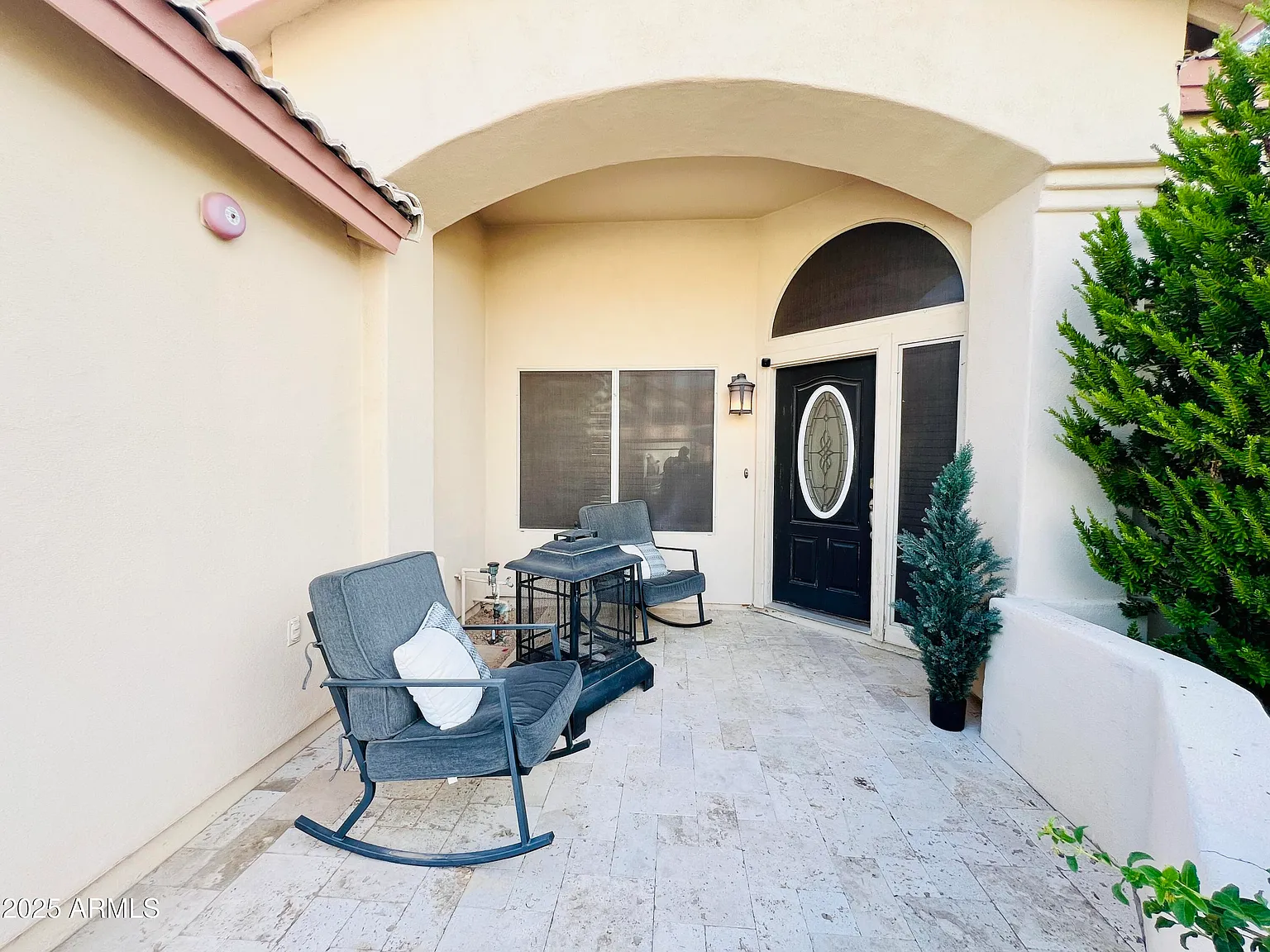 3 bed, 2.0 bath, 1844 sqft, $4,500 — Photo 3
