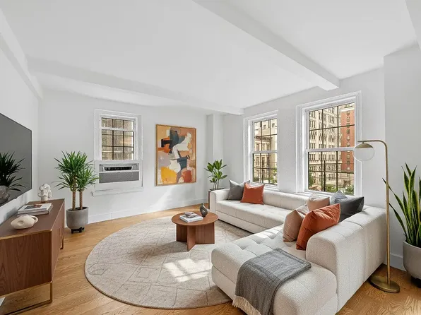 25 E 67th St, New York, NY