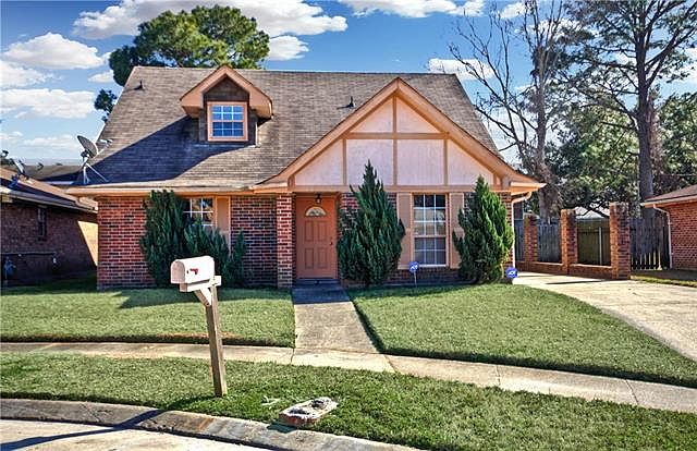 1st image of 18 Christopher Ct