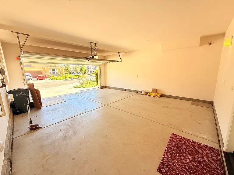 2751 E Agrarian St — Photo 38