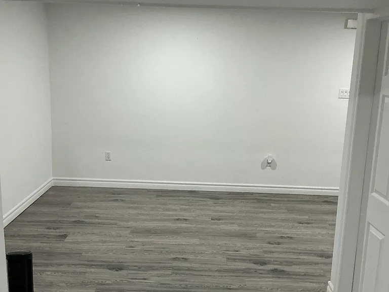 88 Casabel Dr #BASEMENT — Photo 26