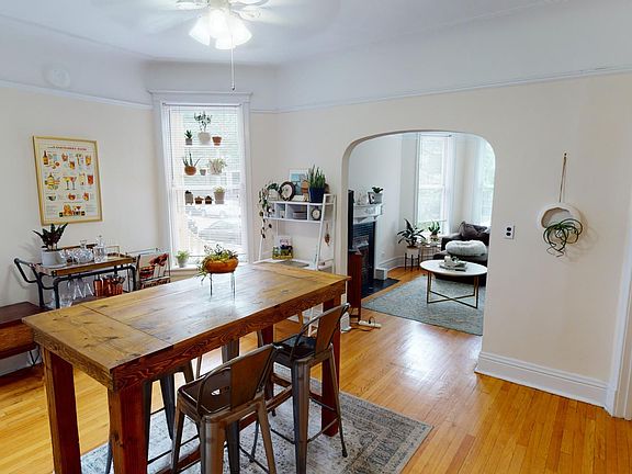 4th image of 3043 N Kenmore Ave APT 1F