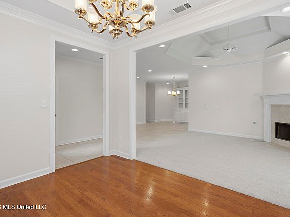 5th image of 550 Spring Lake Dr