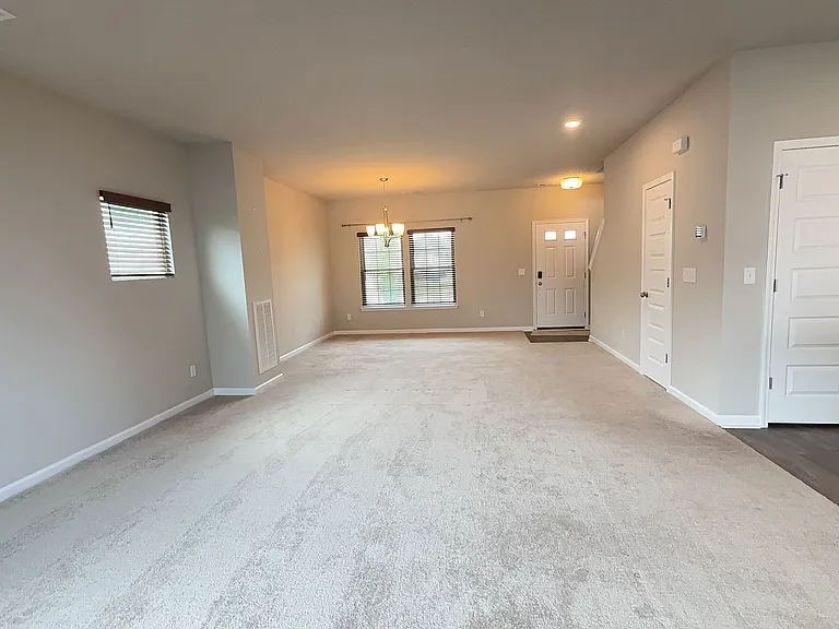 111 Honor Ln — Photo 4