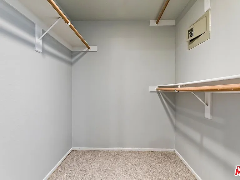2333 Oak St #3 — Photo 30