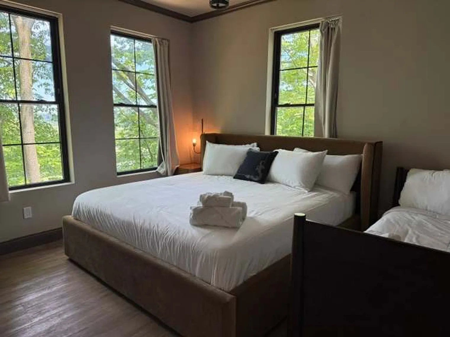 4 bed, 2.0 bath, 1722 sqft, $12,687 — Photo 3