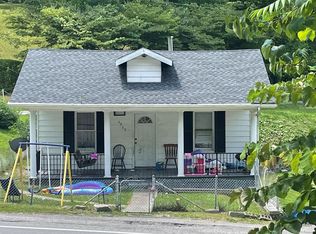 4040 Christopher Rd, Hazard, KY 41701
