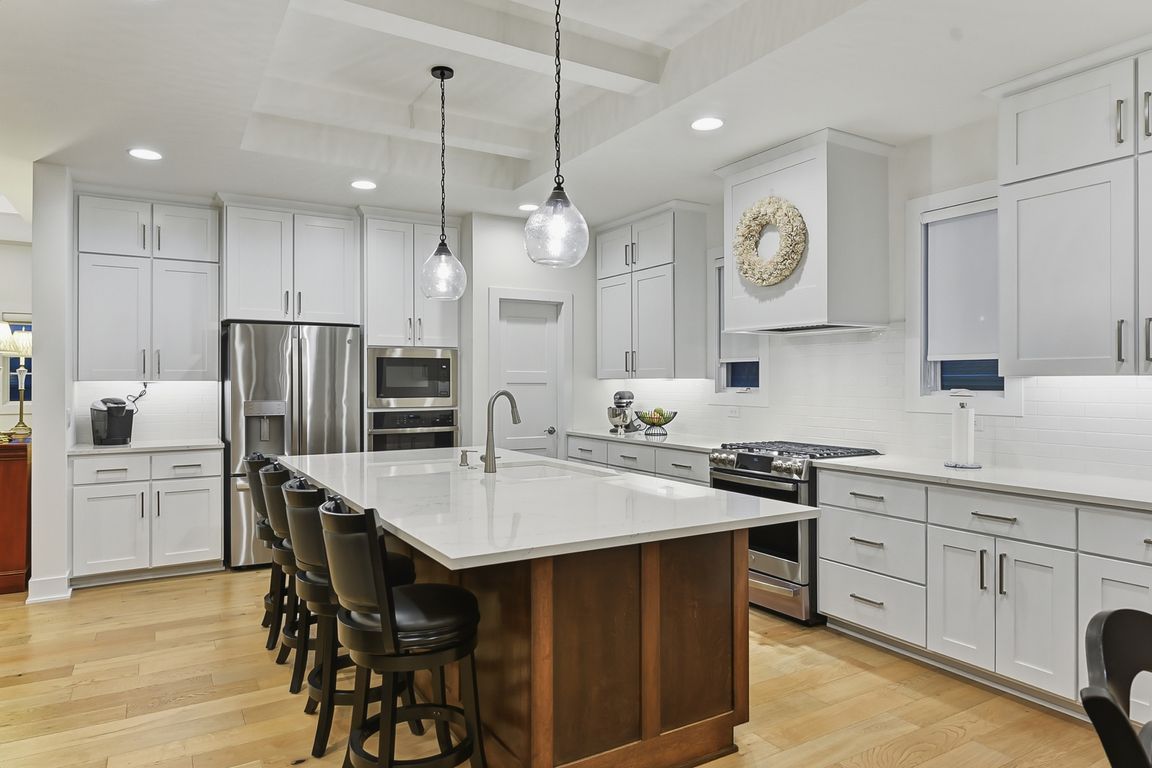 next background image