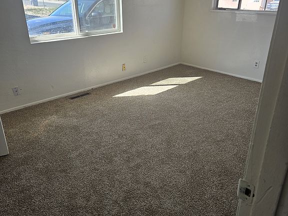 4th image of 424 Alcazar St SE APT A
