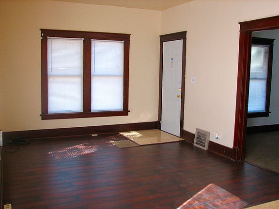 4th image of 1606 6th Ave