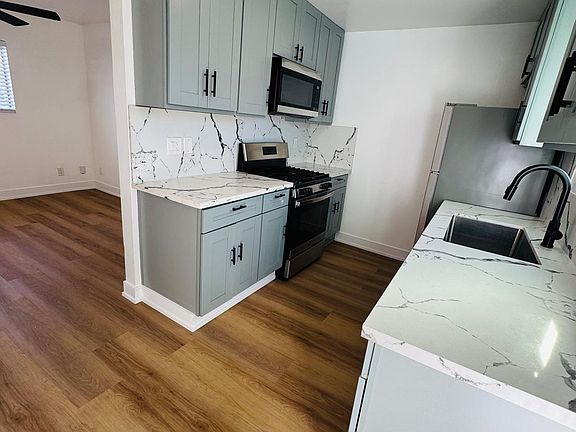 4th image of 4267 33rd St #B