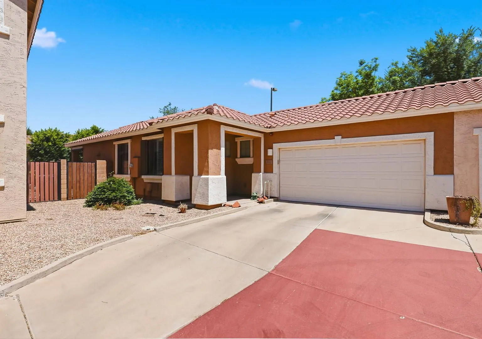 2 bed, 2.0 bath, 1214 sqft, $3,600 — Photo 1