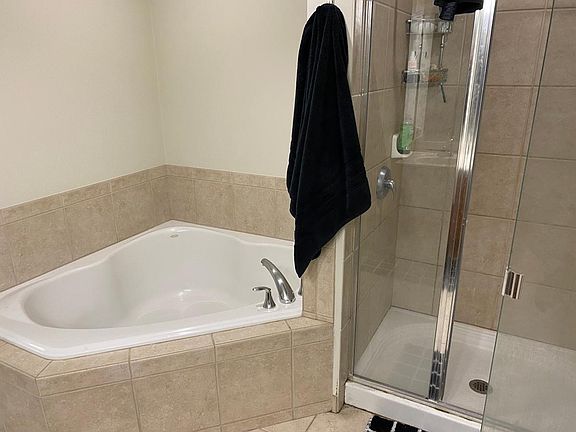 4th image of 1515 S Prairie Ave Unit 808