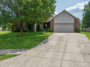 9945 Glenburr Ct, Fishers, IN 46038
