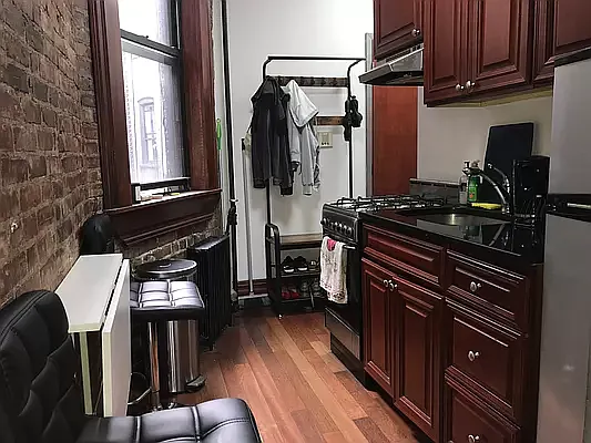 Rented by Bond New York | media 8