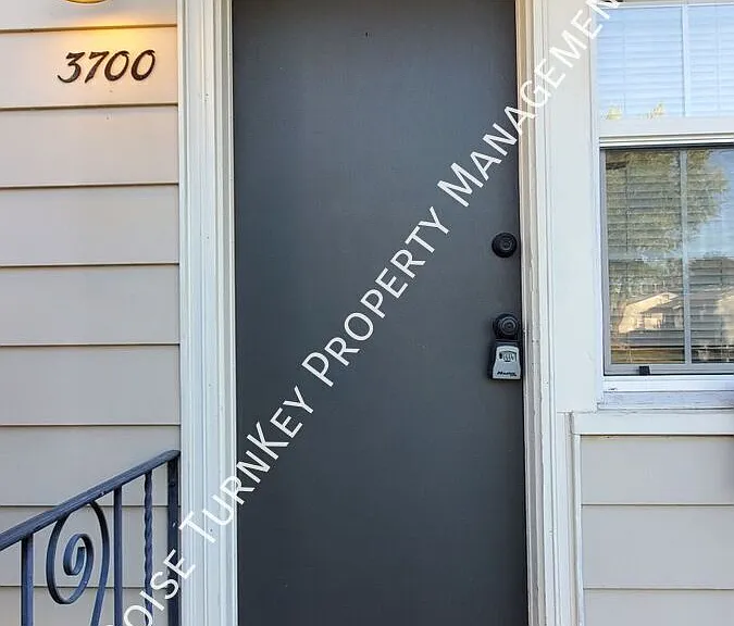 3700 W Pershing Dr — Photo 21