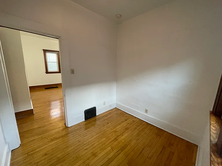 2521 W Michigan St — Photo 22