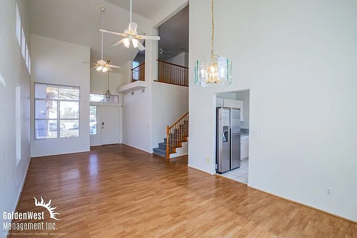 4 bed, 3.0 bath, 2368 sqft, $2,650 — Photo 4