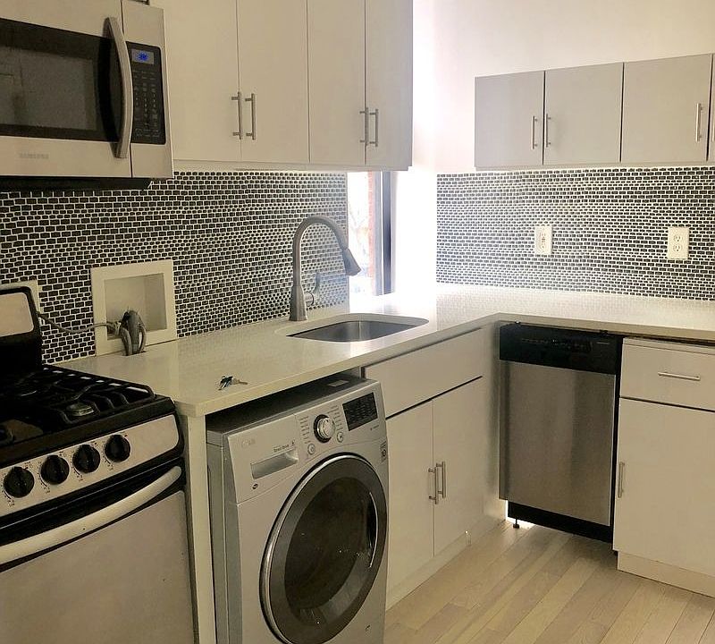 1st image of 300 W 144th St APT 1