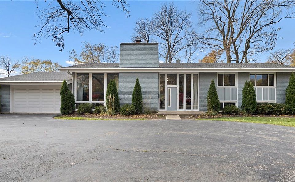 1st image of 242 Aspen Ln