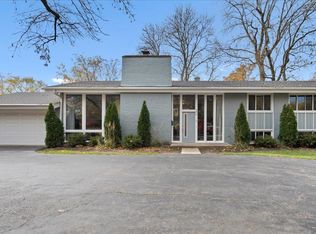 242 Aspen Ln, Highland Park, IL 60035