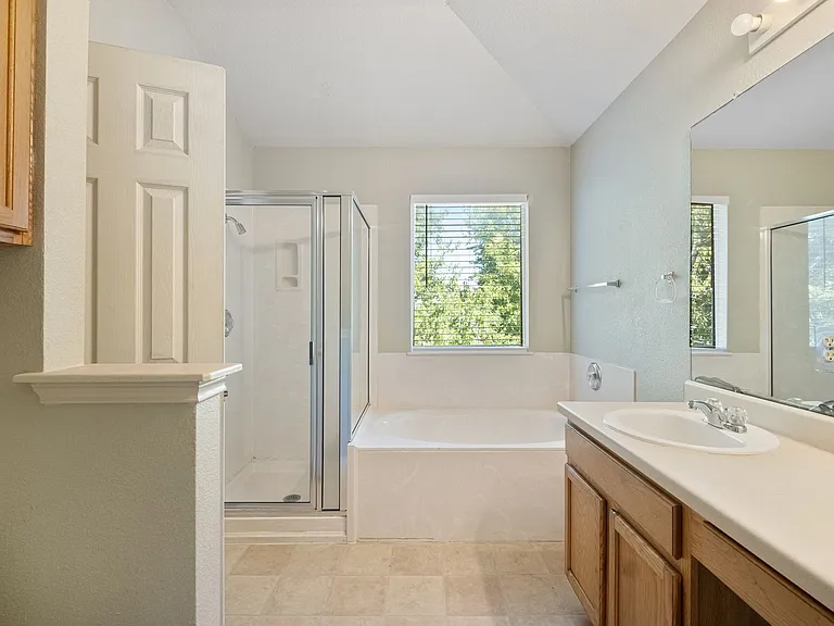 808 Flatters Way — Photo 20