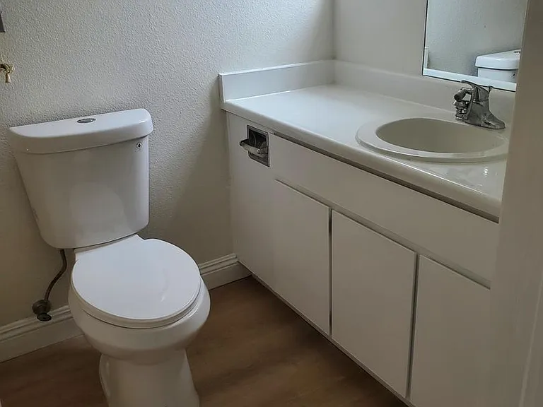 Santa Fe Manor — Photo 16