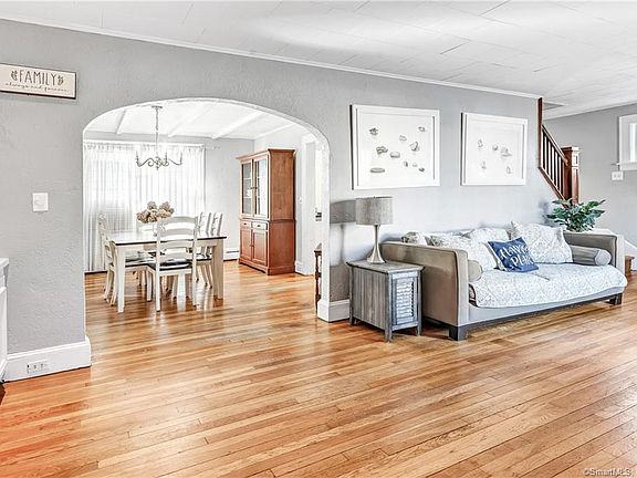 4th image of 559 Allyndale Dr