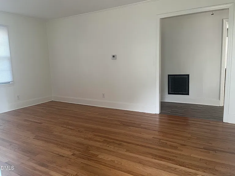 504 Powell St — Photo 5