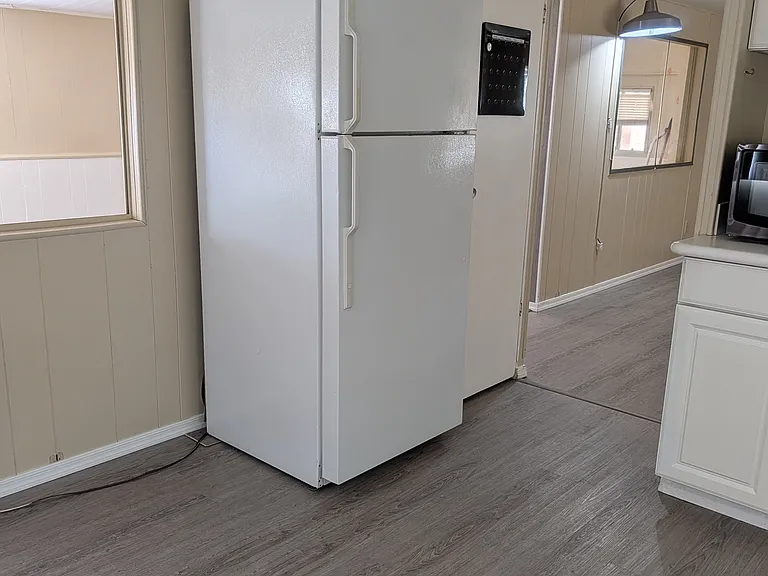 2130 E Devlin Ave — Photo 2
