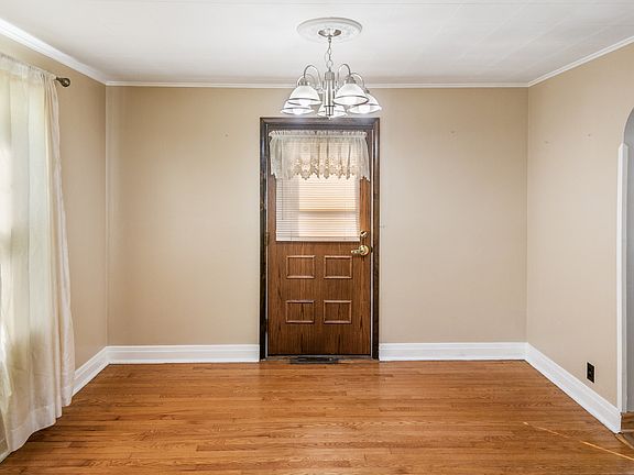 4th image of 512 Jerome Dr