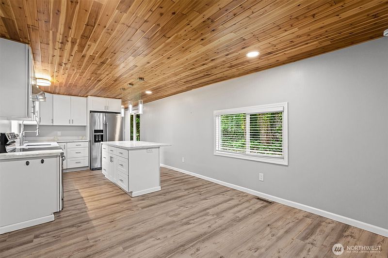 4th image of 24817 51st Avenue E