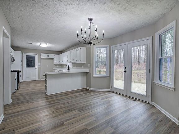 5th image of 1722 Luther Bailey Rd